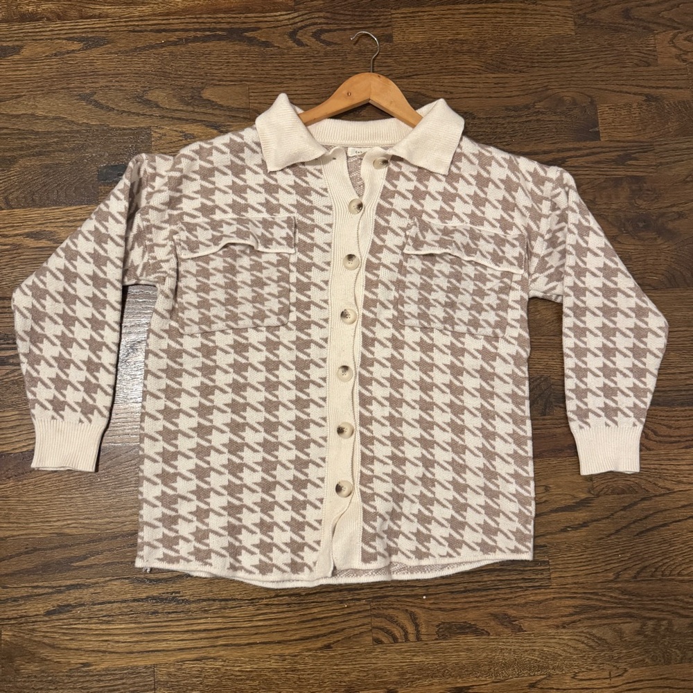 Dreamers by Debut button-front houndstooth cardigan in cream and tan M - Picture 10 of 11